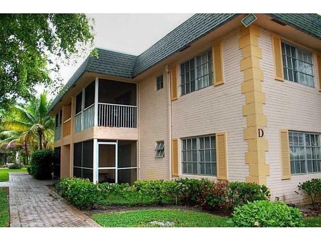 property at 770 SE 2nd Ave