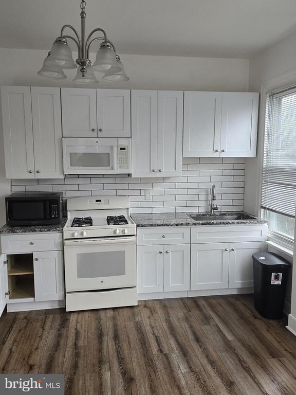 5017 Penn St in Philadelphia, PA - Building Photo - Building Photo