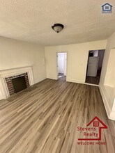 142 N Russell St-Unit -Main House in Portland, TN - Building Photo - Building Photo