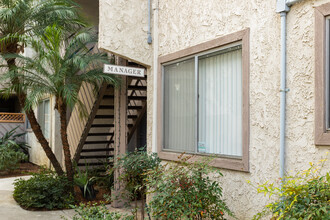 Woodglen Apartments in Buena Park, CA - Building Photo - Building Photo