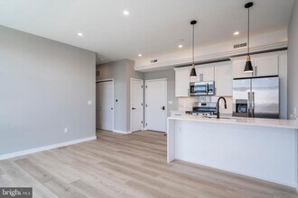 2401 Washington Ave in Philadelphia, PA - Building Photo - Building Photo