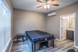 3885 Spottswood Ave in Memphis, TN - Building Photo - Building Photo