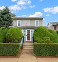 30 Walter Hammond Pl, Unit #2 in Waldwick, NJ - Building Photo