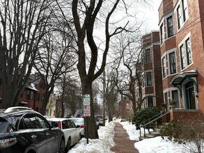 130 Neal St in Portland, ME - Foto de edificio - Building Photo