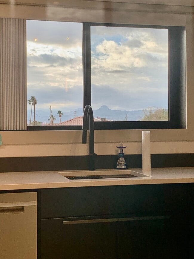 property at 350 N Lake Havasu Ave