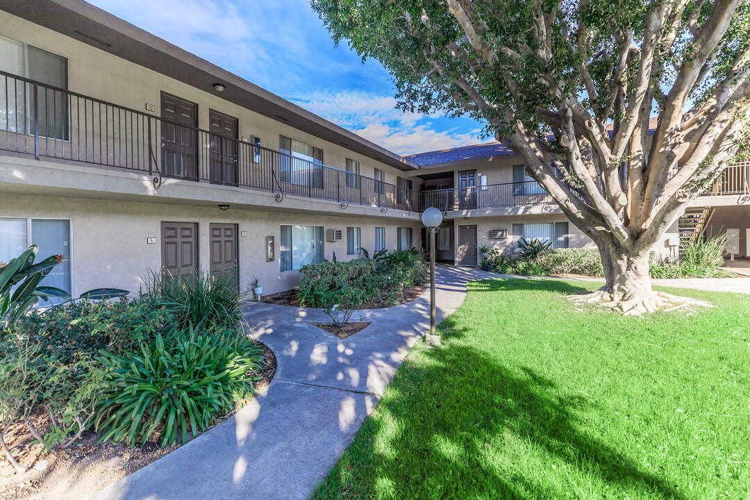 San Carlos and San Juan Apartment Homes in Stanton, CA - Building Photo