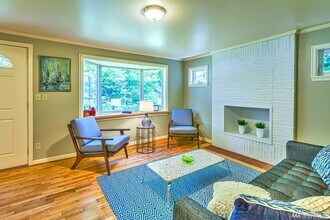 1107 NE 155th St in Shoreline, WA - Building Photo - Building Photo