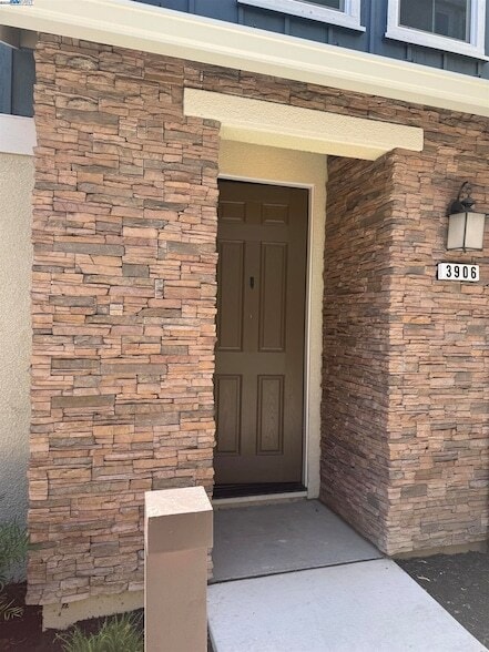 3906 Guerneville Wy in Dublin, CA - Building Photo - Building Photo