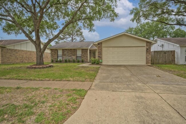 5423 Dunnethead Dr in Houston, TX - Building Photo - Building Photo