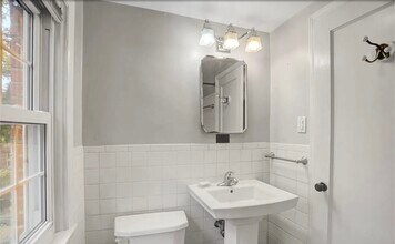 1029 S Atherton St, Unit Room 1 in State College, PA - Building Photo - Building Photo