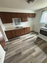 110 Short St, Unit 110 in Trafford, PA - Foto de edificio - Building Photo