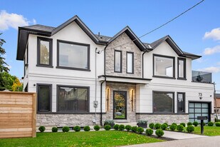 73 Guthrie Ave in Toronto, ON - Building Photo