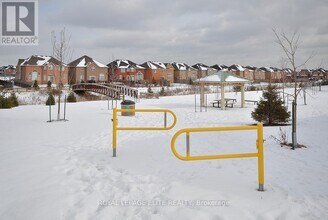 2092 Fiddlers Way in Oakville, ON - Building Photo - Building Photo