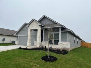1980 T H Johnson Dr in Taylor, TX - Building Photo - Building Photo