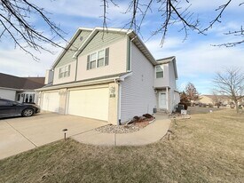 1220 Onyx Ln in Normal, IL - Building Photo