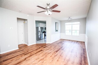 6476 Portside Way in Flowery Branch, GA - Foto de edificio - Building Photo