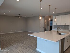 1719 S Spartan St in Gilbert, AZ - Building Photo - Building Photo