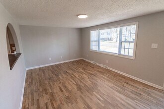 6007 N Vickie Dr in Columbia, MO - Building Photo - Building Photo