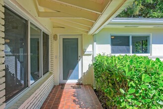 5400 Orduna Dr in Coral Gables, FL - Building Photo - Building Photo