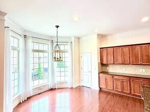 2070 Callaway Ct in Atlanta, GA - Foto de edificio - Building Photo
