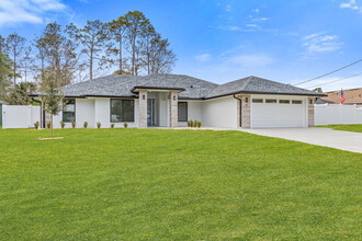 8 Fordham Ln in Palm Coast, FL - Foto de edificio - Building Photo