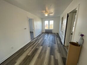 2439 S East St, Unit 2 in Allentown, PA - Foto de edificio - Building Photo