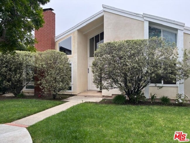 property at 1337 Avenida de Cortez