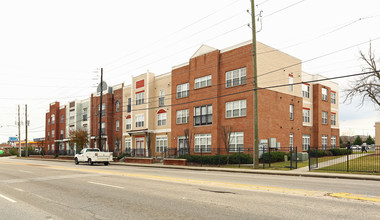 240 W Coit St in Florence, SC - Foto de edificio - Primary Photo