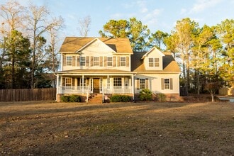 207 Crooked Creek Rd in Jacksonville, NC - Building Photo - Building Photo