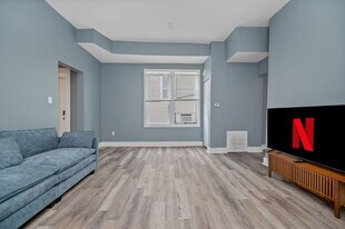 2413 Kenton St in Cincinnati, OH - Building Photo