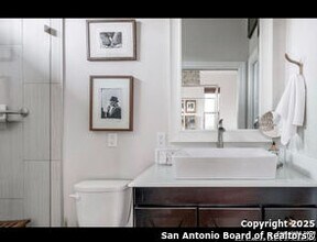 451 Oak St in San Antonio, TX - Building Photo - Building Photo