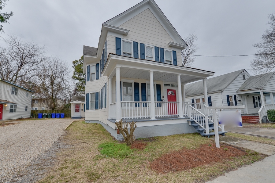 Olinger Apartments in Norfolk, VA - Building Photo