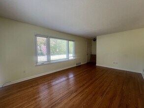 1308-3 1/2 3 1/2 St SE in Rochester, MN - Building Photo - Building Photo
