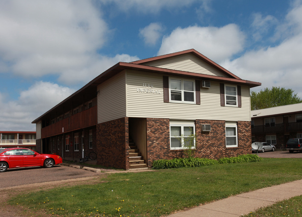 1146 Imperial Cir in Eau Claire, WI - Building Photo