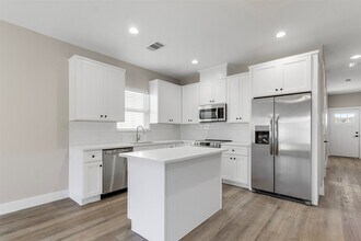 3150 S Cleveland St in Dayton, TX - Building Photo - Building Photo