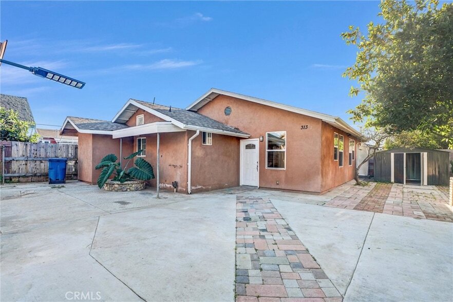 313 N Hicks Ave in Los Angeles, CA - Building Photo