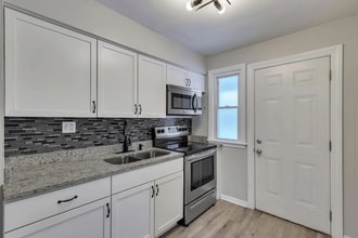 354 N Roosevelt Ave in Columbus, OH - Foto de edificio - Building Photo