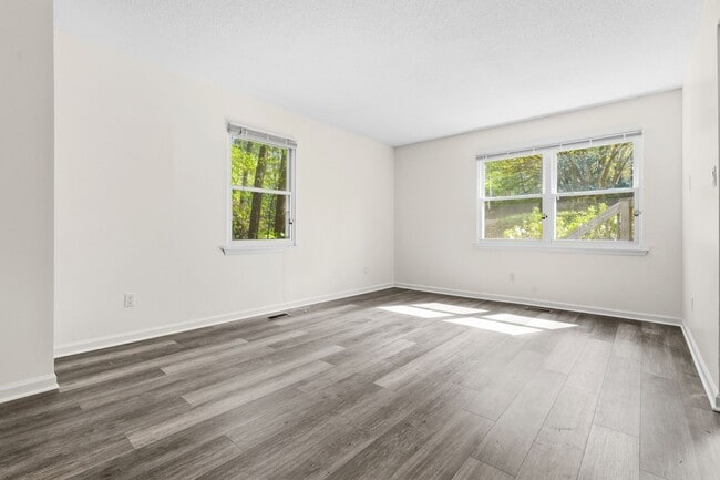 121 Gregory Dr in Cary, NC - Building Photo - Building Photo