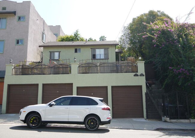 1514 Micheltorena St in Los Angeles, CA - Building Photo - Building Photo
