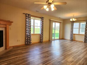 3512 McLaughlin Dr in Lincoln, NE - Building Photo - Building Photo