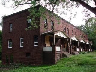 1036 Bernard Rd in Youngstown, OH - Foto de edificio