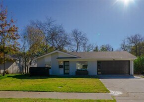 727 Gaylewood Dr in Richardson, TX - Building Photo