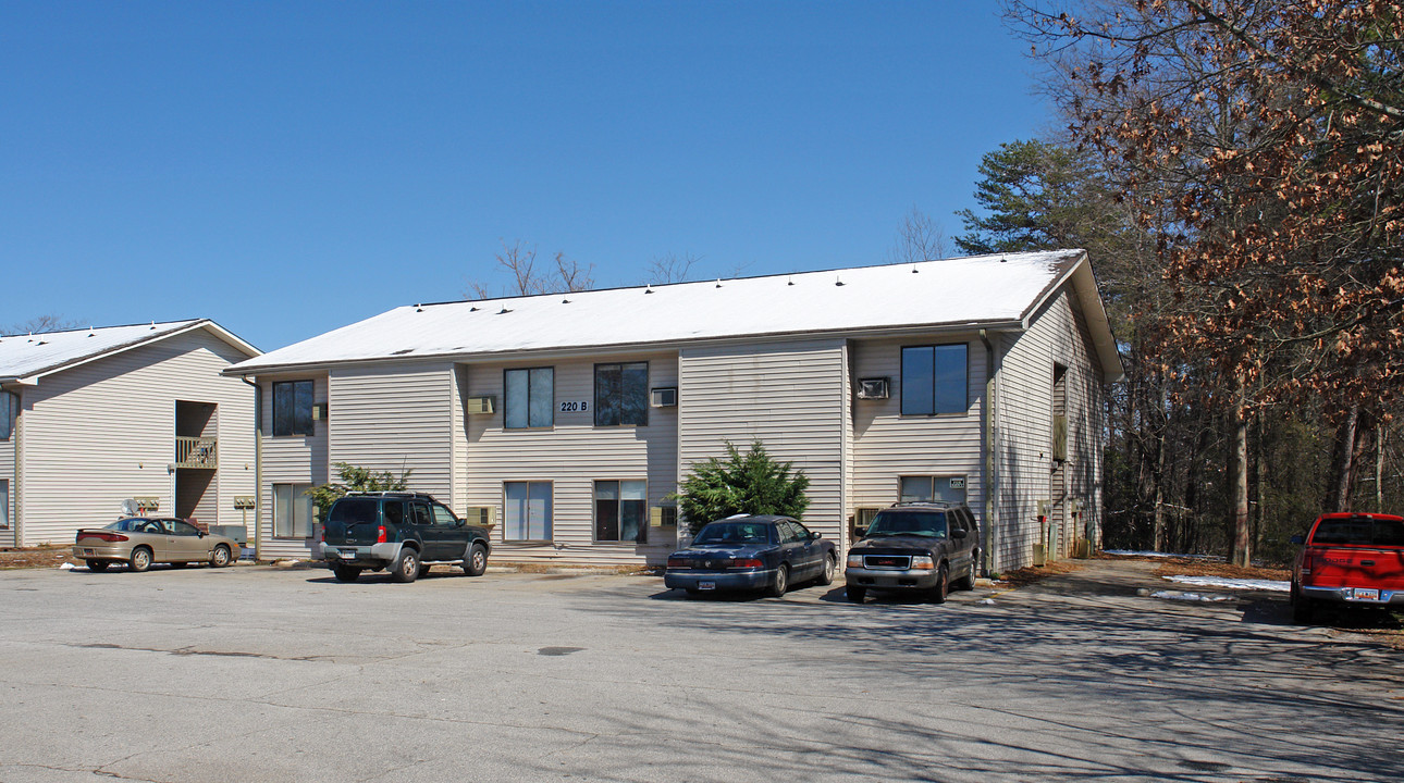 Walnut Hill in Easley, SC - Foto de edificio