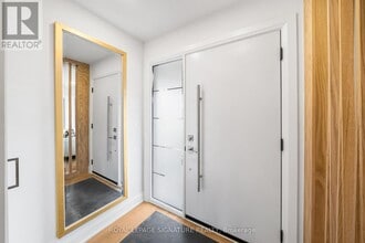 247 Kathryn Crescent in Newmarket, ON - Building Photo - Building Photo