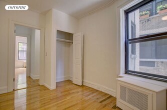 315 W 102nd St in New York, NY - Building Photo - Building Photo
