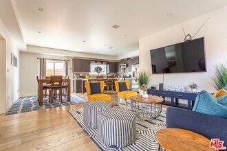 758 N Wilton Pl in Los Angeles, CA - Building Photo - Building Photo