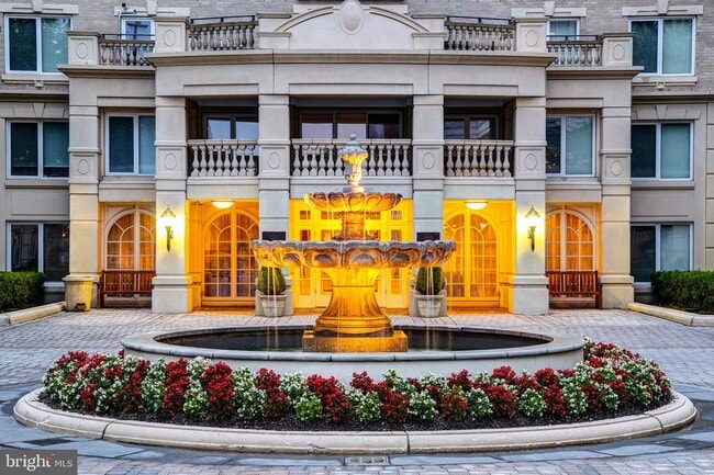 property at 5 Park Pl