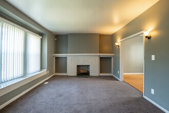 1197 Virginia Park St in Detroit, MI - Building Photo - Interior Photo