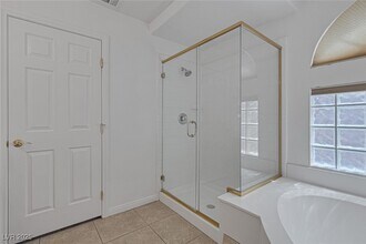 8054 Coronado Coast St in Las Vegas, NV - Building Photo - Building Photo