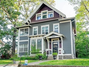 607 Lincoln Ave, Unit D in St. Paul, MN - Foto de edificio - Building Photo